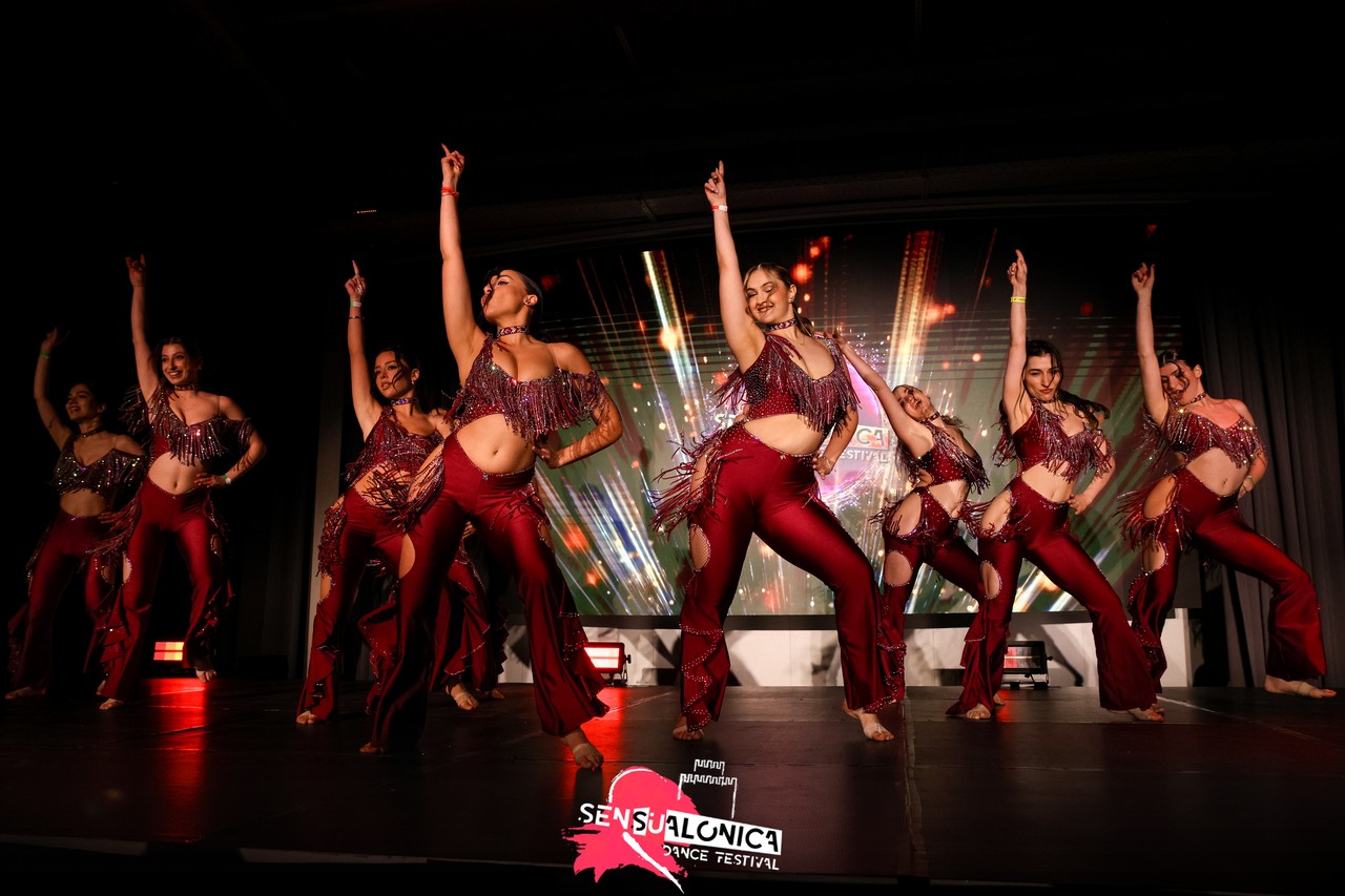Dance show at Sensualonica Dance Festival